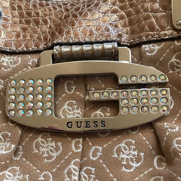 Guess Purse - Picture 4 of 8